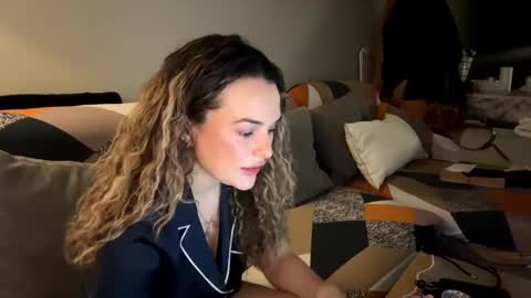 Victoria online show from 03.04.25