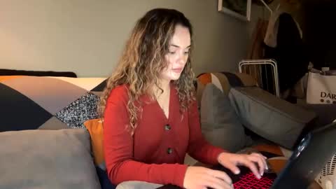 Victoria online show from 03.10.25