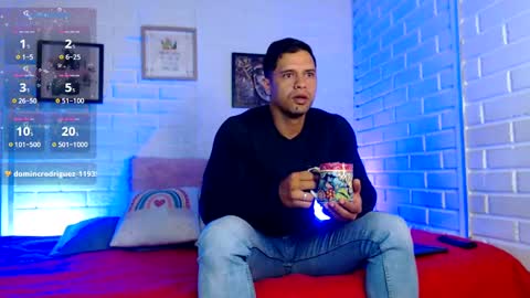 Snapshot of dominc_berry chatting on 10.13.25 Dominc berry online show from 10.13.25