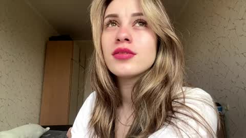 Mia online show from 04.04.26