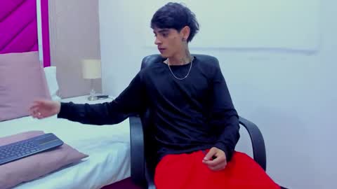 Snapshot of dominic_foox chatting on 02.04.26 Dominic foox online show from 02.04.26