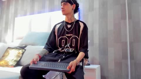 Snapshot of dominic_foox chatting on 02.10.26 Dominic foox online show from 02.10.26