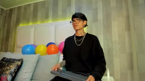 Snapshot of dominic_foox chatting on 02.14.26 Dominic foox online show from 02.14.26