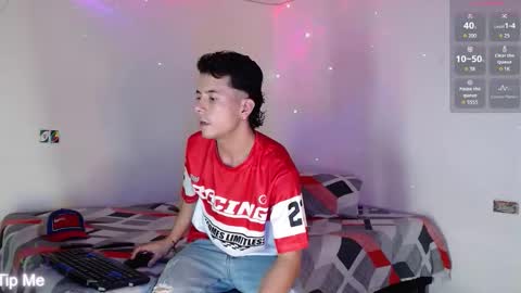 Snapshot of dominic_hanks chatting on 10.07.25 DOMINIC AND ANDREW online show from 10.07.25