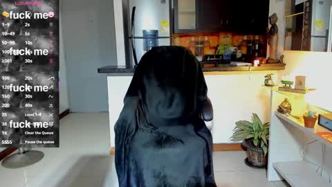 SANTI  independent model online show from 10.04.25