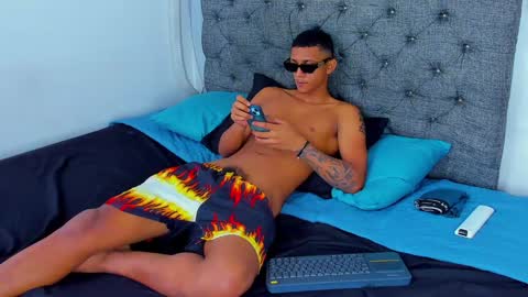 Snapshot of dominic_smith_ chatting on 12.02.24 dominic_smith_ online show from 12.02.24