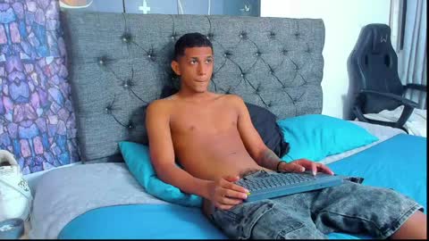 Snapshot of dominic_smith_ chatting on 01.09.25 dominic_smith_ online show from 01.09.25