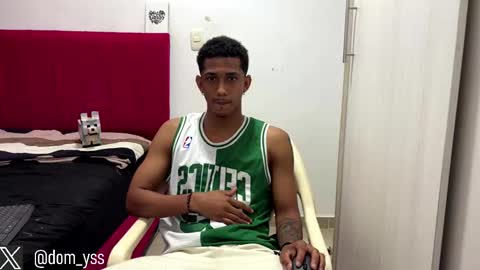 Snapshot of dominic_smith_ chatting on 02.20.25 dominic_smith_ online show from 02.20.25