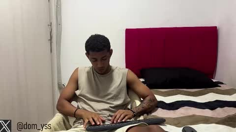 Snapshot of dominic_smith_ chatting on 02.23.25 dominic_smith_ online show from 02.23.25