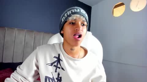 Dominick  online show from 01.05.25