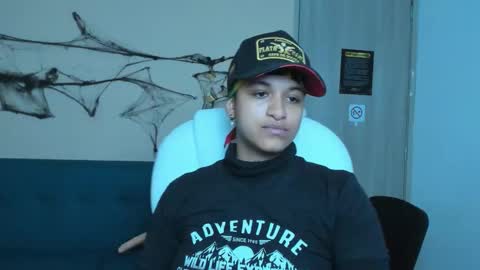 Snapshot of dominick_joness chatting on 10.18.25 Dominick online show from 10.18.25