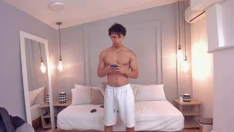 Dominick Star online show from 10.04.25