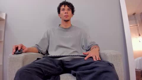 Dominick Star online show from 10.26.25