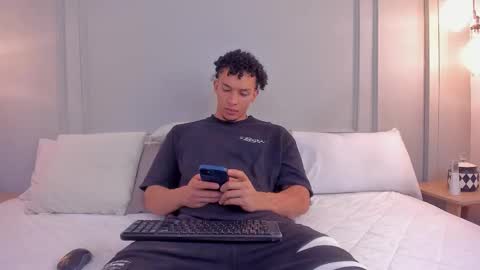 Dominick Star online show from 12.04.25