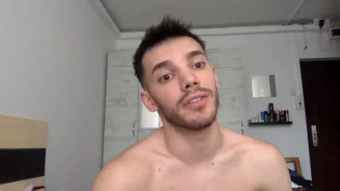 Snapshot of dominicvalente chatting on 05.25.26 dominicvalente online show from 05.25.26