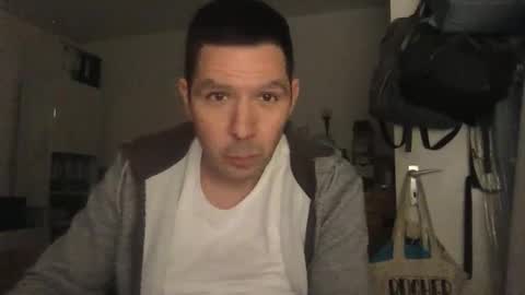 Snapshot of dominik_home chatting on 10.21.25 dominik_home online show from 10.21.25