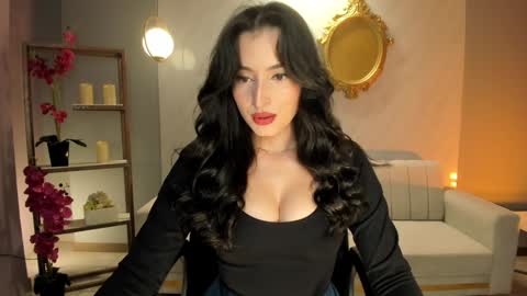 Dominique online show from 01.10.25