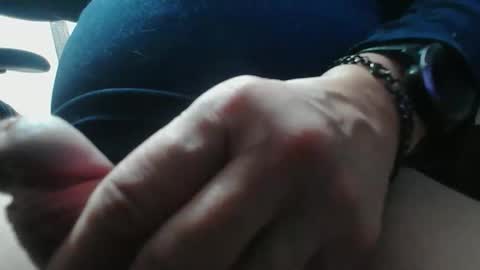 Snapshot of dominux1er chatting on 11.12.25 Dominique online show from 11.12.25