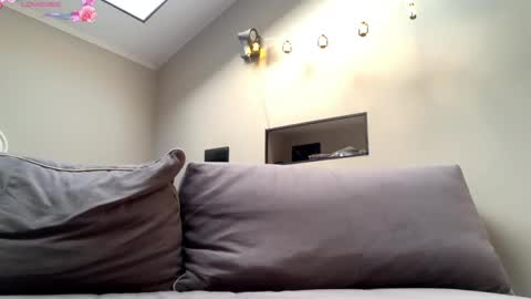 Snapshot of domitilabarrus chatting on 05.25.26 Kira online show from 05.25.26