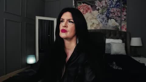 Snapshot of dommelisa chatting on 11.17.25 Dom Melisa online show from 11.17.25