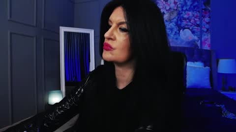 Snapshot of dommelisa chatting on 12.14.25 Dom Melisa online show from 12.14.25