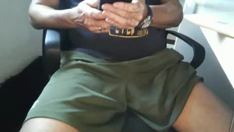 Snapshot of domruanjf chatting on 10.13.25 Dom Ruan CF online show from 10.13.25