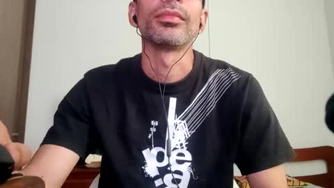 Snapshot of don__chi chatting on 12.08.24 don__chi online show from 12.08.24