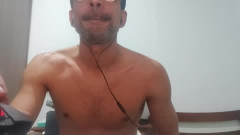 Snapshot of don__chi chatting on 12.12.24 don__chi online show from 12.12.24