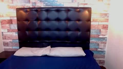 DONA Y CARL online show from 12.12.24