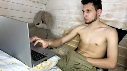 Stephanie and online show from 04.25.26