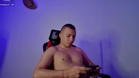 Donat Independent Model online show from 12.24.24