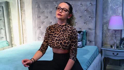 Donna online show from 12.17.24