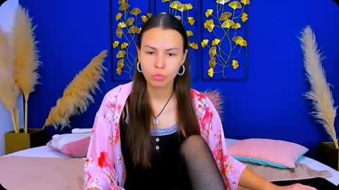 Snapshot of donna_won chatting on 10.11.25 Donna Won online show from 10.11.25