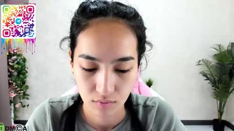 Snapshot of donnaa_drew chatting on 09.27.25 Aura online show from 09.27.25