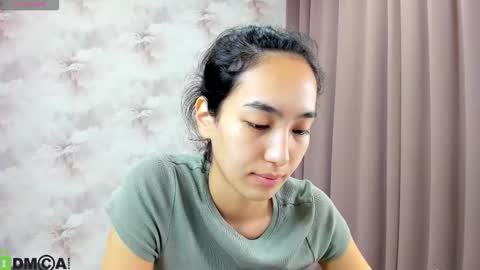 Snapshot of donnaa_drew chatting on 10.01.25 Aura online show from 10.01.25