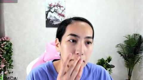 Snapshot of donnaa_drew chatting on 10.20.25 Aura online show from 10.20.25