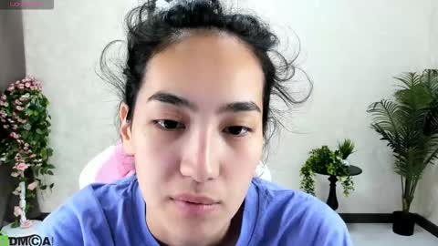 Snapshot of donnaa_drew chatting on 10.21.25 Aura online show from 10.21.25