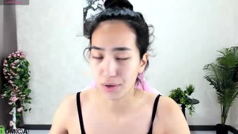 Snapshot of donnaa_drew chatting on 10.22.25 Aura online show from 10.22.25