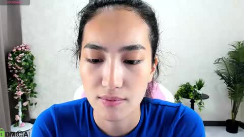 Snapshot of donnaa_drew chatting on 10.23.25 Aura online show from 10.23.25