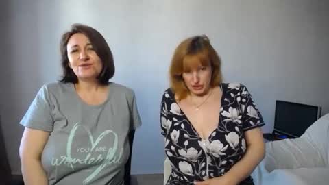 Snapshot of donnalimadonna chatting on 04.21.26 Tatiana 43 curvy sexy body and Joanna redhead 39 years online show from 04.21.26