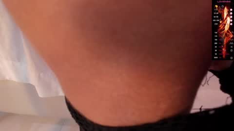 Snapshot of donnapaul_ chatting on 01.11.25 Paula DiazGMT-5 0730 - 1400 online show from 01.11.25