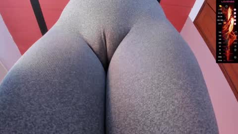 Snapshot of donnapaul_ chatting on 01.20.25 Paula DiazGMT-5 0730 - 1400 online show from 01.20.25