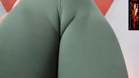 Snapshot of donnapaul_ chatting on 09.26.25 Paula DiazGMT-5 0730 - 1400 online show from 09.26.25