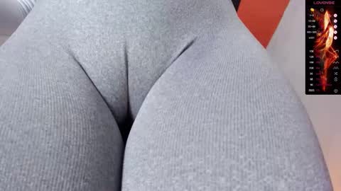 Snapshot of donnapaul_ chatting on 11.02.25 Paula DiazGMT-5 0730 - 1400 online show from 11.02.25