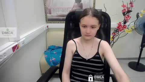 Snapshot of donnasia chatting on 07.20.26 Sia online show from 07.20.26