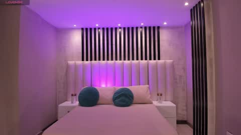  Donna Stonne  online show from 09.30.25