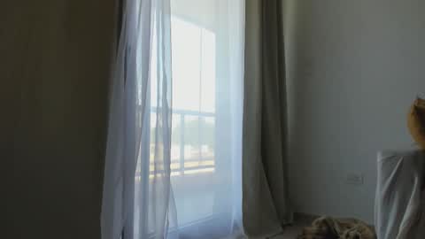 Snapshot of donnna19 chatting on 02.10.25 Donatella online show from 02.10.25