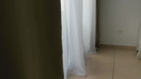 Snapshot of donnna19 chatting on 02.12.25 Donatella online show from 02.12.25