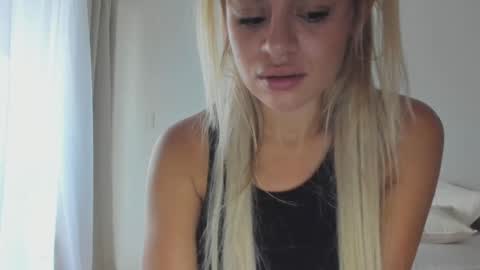 Snapshot of donnna19 chatting on 02.28.25 Donatella online show from 02.28.25