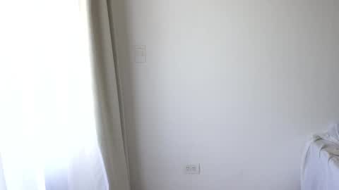 Snapshot of donnna19 chatting on 09.29.25 Donatella online show from 09.29.25